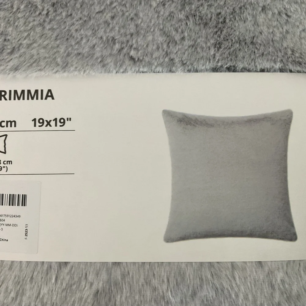 NWT Set of 2 IKEA ULLGRIMMIA Pillow Covers Super Soft Light Gray Faux Fur Plush